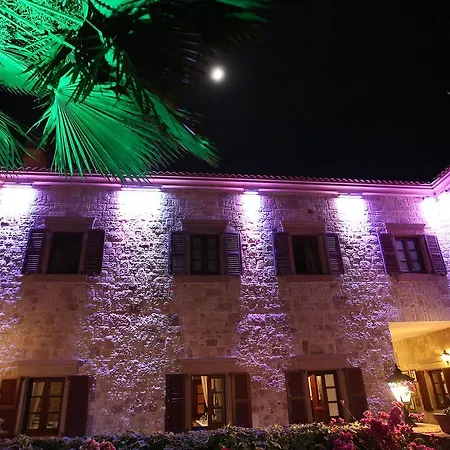Yundantik Cunda Konaklari Bed and Breakfast 2*