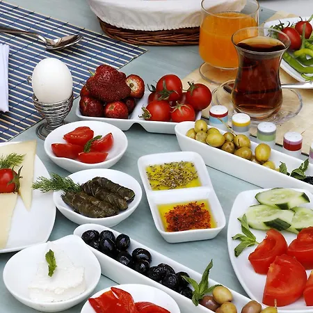 Yundantik Cunda Konaklari Oda ve Kahvaltı Ayvalı
