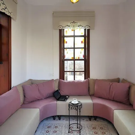 Oda ve Kahvaltı Yundantik Cunda Konaklari Ayvalı